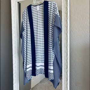 Navy & White Drape Front Kimono Size Small